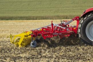 Cultivatoren Pöttinger Synkro 4020 K