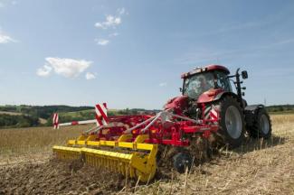 Cultivatoren Pöttinger Synkro 4030 K