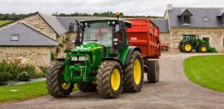 Tractoren met vierwielaandrijving John Deere 5100 R