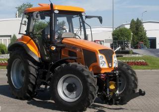 Tractoren met vierwielaandrijving Pronar 5340