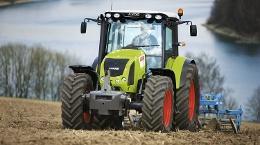 Tractoren met vierwielaandrijving Claas Axos 340 C