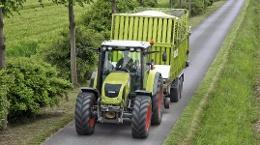 Tractoren met vierwielaandrijving Claas Axos 340 C