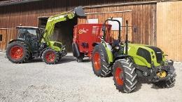 Tractoren met vierwielaandrijving Claas Elios 220
