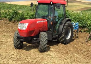 Tractoren met vierwielaandrijving McCormick F90GE