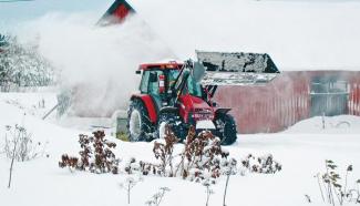 Tractoren met vierwielaandrijving Case IH JXU 75 Basis plus