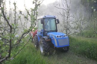 Tractoren met vierwielaandrijving BCS Valiant 650 AR