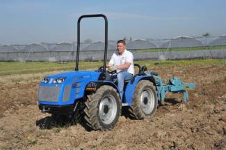 Tractoren met vierwielaandrijving BCS Valiant 650 AR