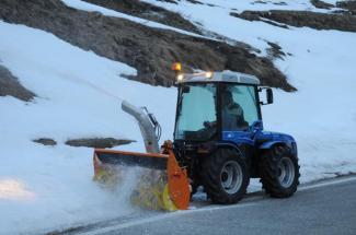 Tractoren met vierwielaandrijving BCS Valiant 650 AR