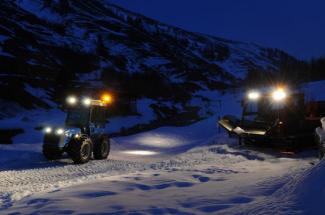 Tractoren met vierwielaandrijving BCS Valiant 650 AR