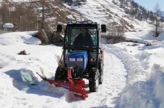Tractoren met vierwielaandrijving BCS Vivid 400