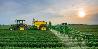 Getrokken veldspuiten John Deere M732