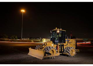 Afvalpersen Caterpillar 815K