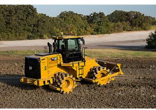 Afvalpersen Caterpillar 815K