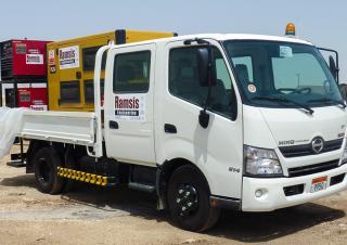 Trucks Bakwagen Hino 300 917 CREW 4x2