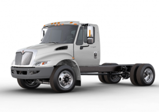 Trucks Bakwagen International Durastar 4400 107 SBA Day Cab Cummins B6.7