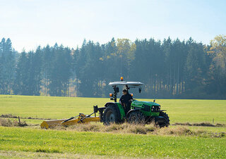 Combine maaidorsers DEUTZ-FAHR 4075 E 