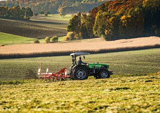 Combine maaidorsers DEUTZ-FAHR 4075 E 