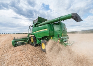 Combine maaidorsers John Deere T670 