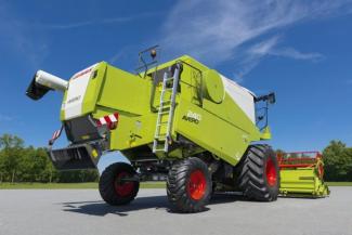 Combine maaidorsers Claas Avero 240