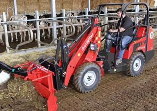 Compacte wielladers Schäffer 2028 SLT 