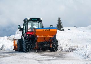 Apparatuur winteronderhoud Spreader Units Spreaders met containerinvoer Schmidt Traxos 08 VH