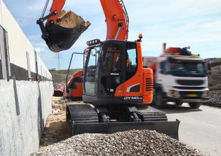 Rupsgraafmachines Doosan DX140LCR-5