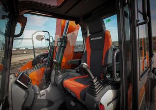 Rupsgraafmachines Doosan DX140LCR-3