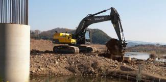 Rupsgraafmachines Volvo EC300DLR