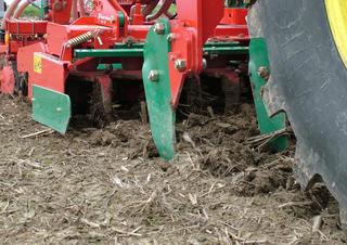 Cultivatoren Kverneland CLI 840