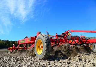 Cultivatoren Väderstad Swift 440