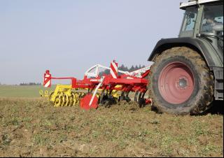Cultivatoren Pöttinger Synkro 3030 nova