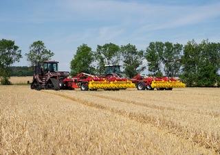 Cultivatoren Pöttinger Terria 4040