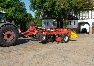 Cultivatoren Pöttinger Terria 6030