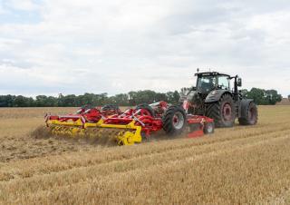 Cultivatoren Pöttinger Terria 6030