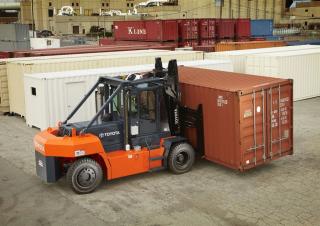 Dieselheftrucks Toyota THD3300S-24