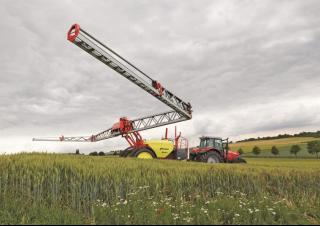 Getrokken veldspuiten Kverneland iXtrack C40