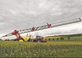 Getrokken veldspuiten Kverneland iXtrack C40