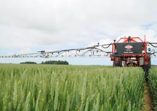 Getrokken veldspuiten Kuhn Lexis 3000