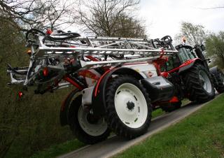 Getrokken veldspuiten Kuhn Metris 2-4100