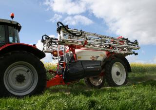 Getrokken veldspuiten Kuhn Metris 2-4100