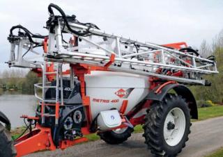 Getrokken veldspuiten Kuhn Metris 4100 RHA3