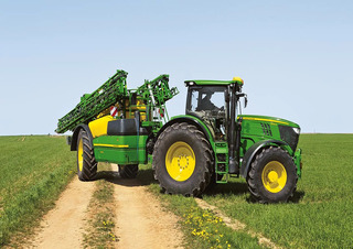 Getrokken veldspuiten John Deere R 944 i