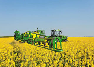 Getrokken veldspuiten John Deere R 944 i