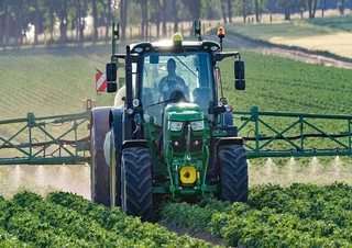 Getrokken veldspuiten John Deere R732i