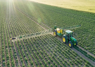 Getrokken veldspuiten John Deere R732i