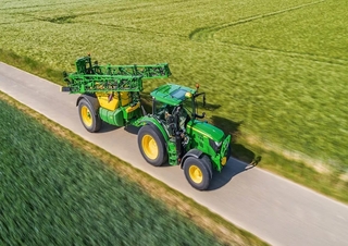 Getrokken veldspuiten John Deere R732i