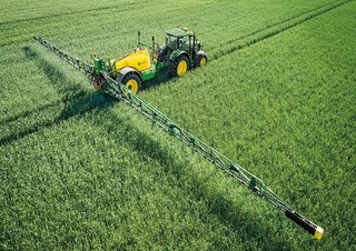 Getrokken veldspuiten John Deere R732i