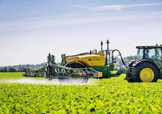 Getrokken veldspuiten John Deere R732i