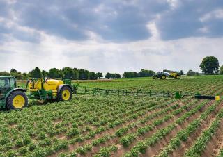 Getrokken veldspuiten John Deere R740i