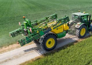 Getrokken veldspuiten John Deere R740i